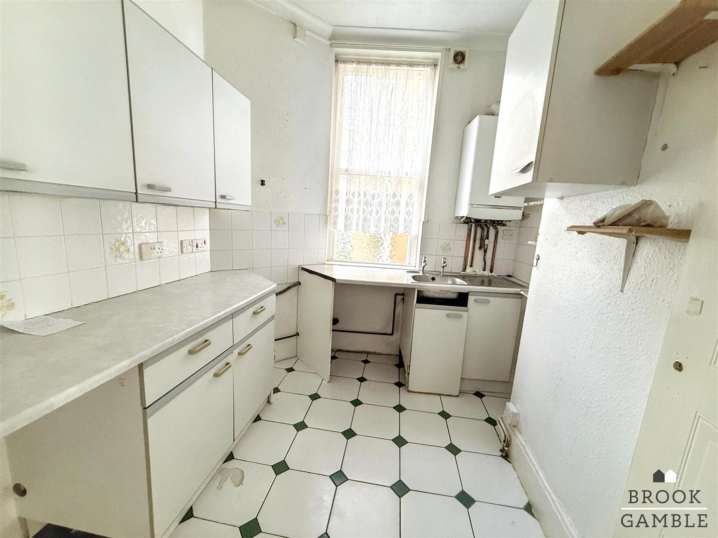 2 Bedroom Apartment - Conversion. Elms Avenue in Eastbourne, East Sussex 10